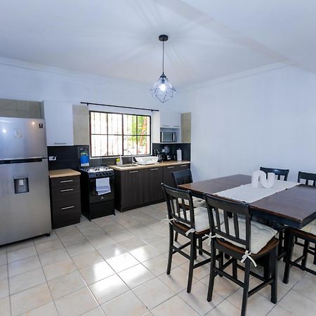 Отель Friendly House Нуэва-Сан-Сальвадор Экстерьер фото